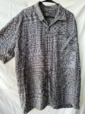 Quiksilver Gray Patterned Short-Sleeve Button-Down Shirt